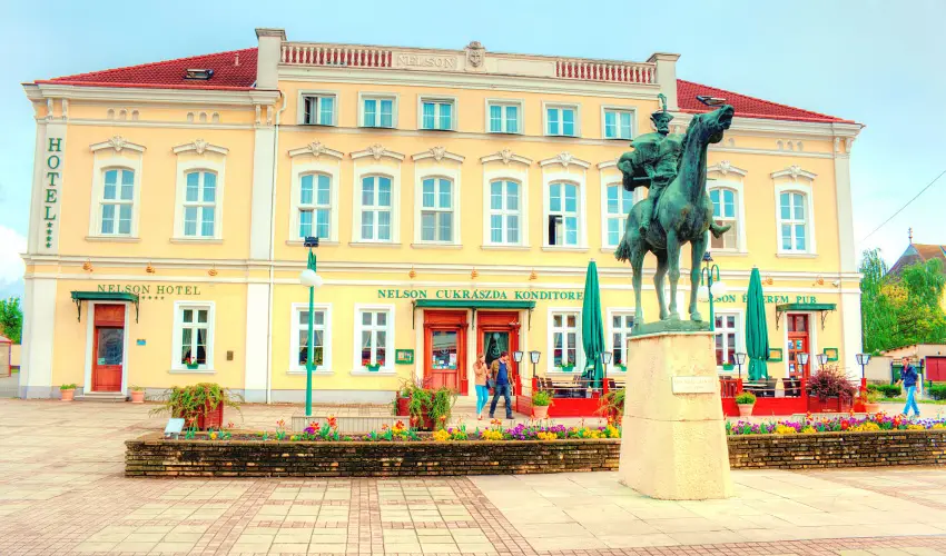 Nelson Hotel Hajd�szoboszl� - Kar�csony (min. 2 �j)