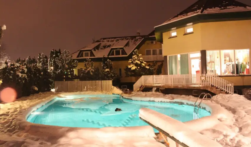 Oázis Wellness Panzió Szigetszentmiklós - Karácsony