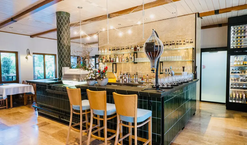 reg Halsz tterem s Fogad Tt - Karcsony