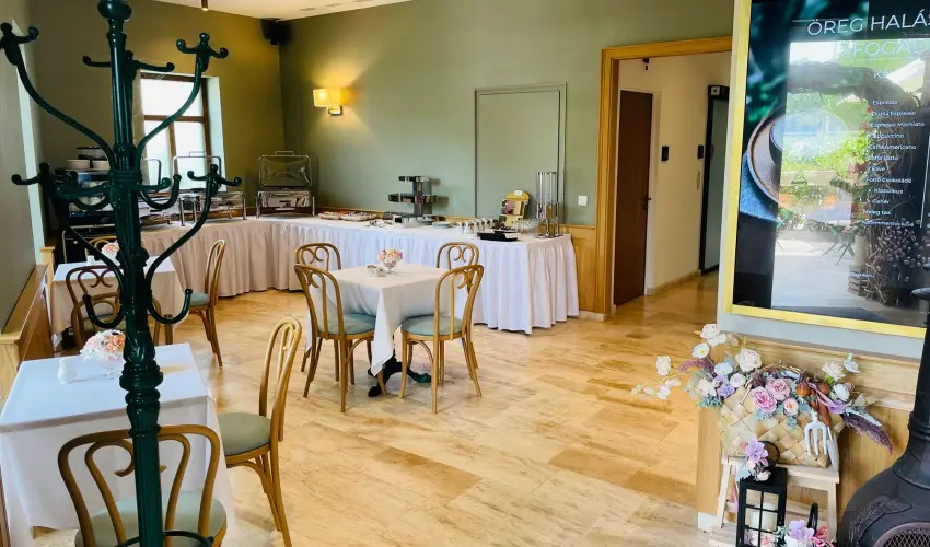 reg Halsz tterem s Fogad Tt - Karcsony