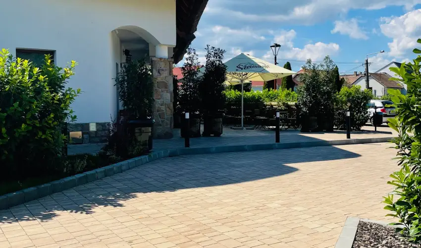 reg Halsz tterem s Fogad Tt - Karcsony