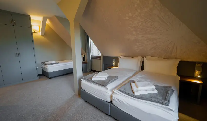 reg Halsz tterem s Fogad Tt - Karcsony