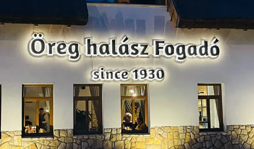 reg Halsz tterem s Fogad Tt - Karcsony