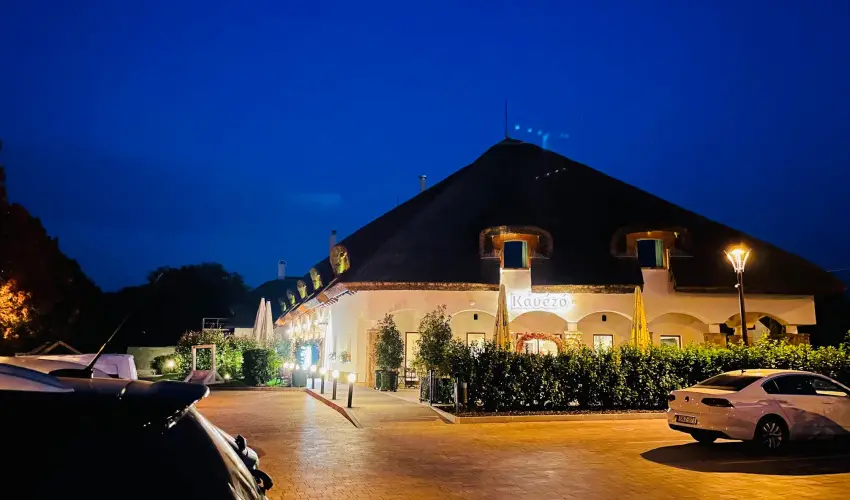 reg Halsz tterem s Fogad Tt - Karcsony