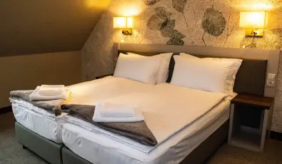 reg Halsz tterem s Fogad Tt