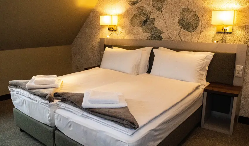 reg Halsz tterem s Fogad Tt - Karcsony