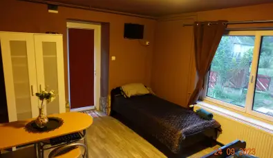 P�fr�ny Vend�gh�z Sz�lka