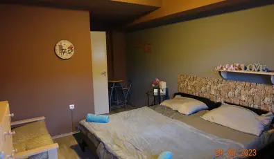 P�fr�ny Vend�gh�z Sz�lka