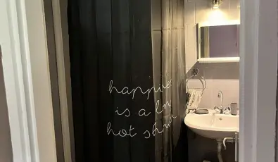 P�fr�ny Vend�gh�z Sz�lka