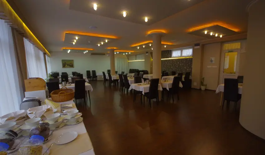 Hotel Vad�szk�rt Sz�kesfeh�rv�r - Kar�csony