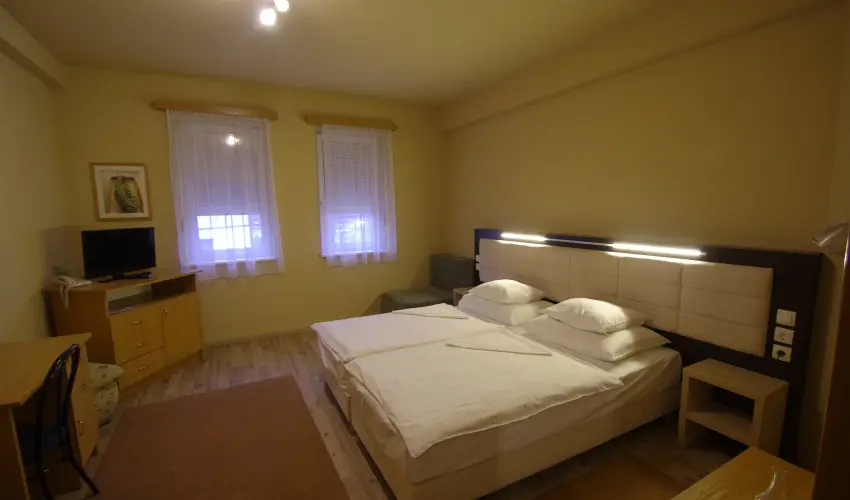 Hotel Vad�szk�rt Sz�kesfeh�rv�r - Kar�csony