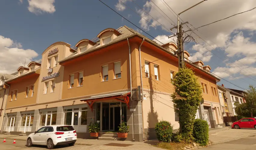 Hotel Vad�szk�rt Sz�kesfeh�rv�r - Kar�csony