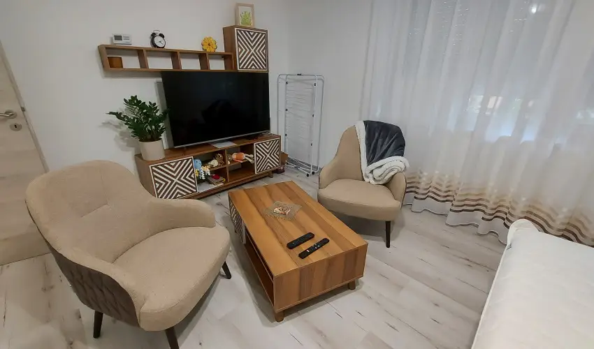 Pitypang Apartman Eger - Karcsony (min. 2 j)
