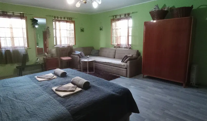 Pni Kuck Vendghz s Minifarm  Hosszvlgy - Karcsony