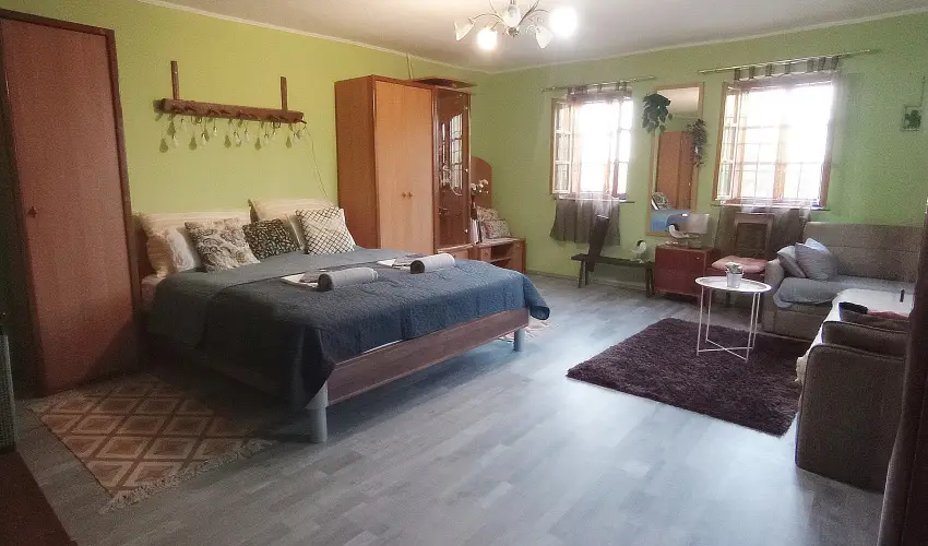 Pni Kuck Vendghz s Minifarm  Hosszvlgy - Karcsony