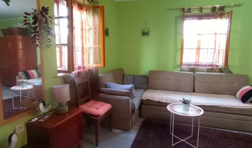 Pni Kuck Vendghz s Minifarm  Hosszvlgy - Karcsony