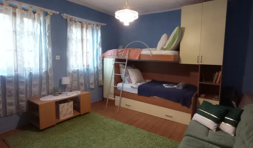 Pni Kuck Vendghz s Minifarm  Hosszvlgy - Karcsony