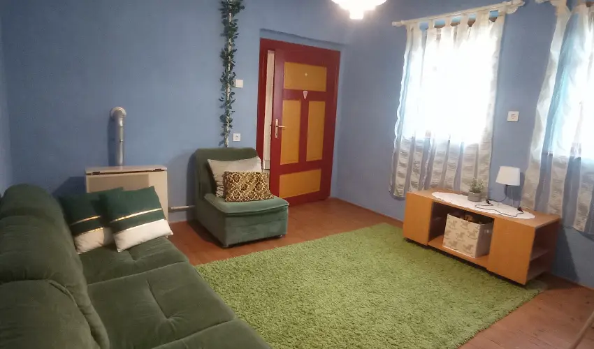 Pni Kuck Vendghz s Minifarm  Hosszvlgy - Karcsony