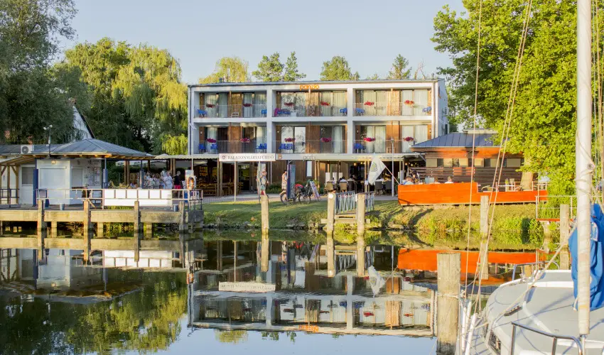 Port tterem & Panzi Balatonmriafrd - Karcsony (min. 2 j)