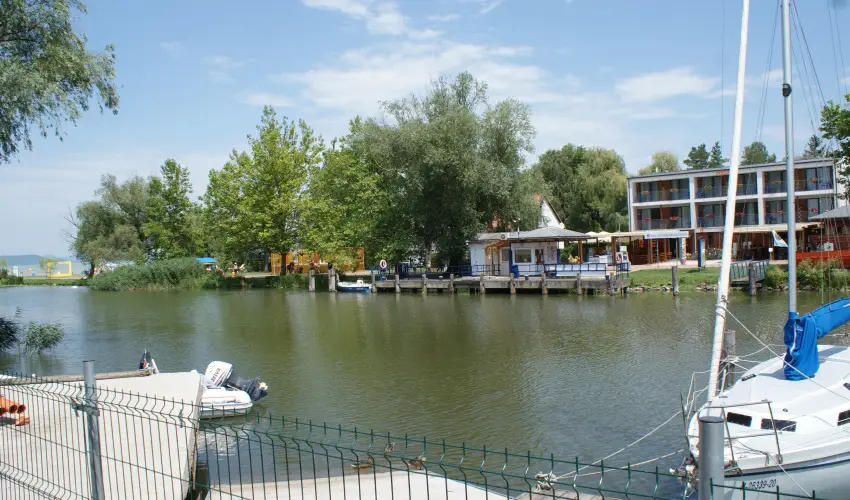 Port tterem & Panzi Balatonmriafrd - Karcsony (min. 2 j)