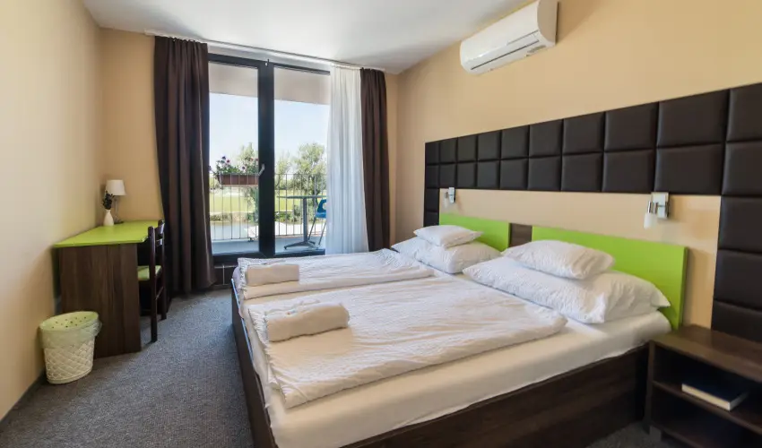 Port tterem & Panzi Balatonmriafrd - Karcsony (min. 2 j)