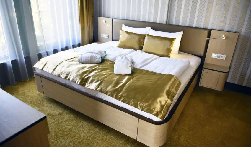 Portobello Wellness & Yacht Hotel Esztergom Esztergom - Karcsony (min. 2 j)