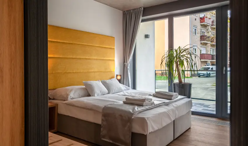 R31 Residence Srvr - Karcsony (min. 2 j)