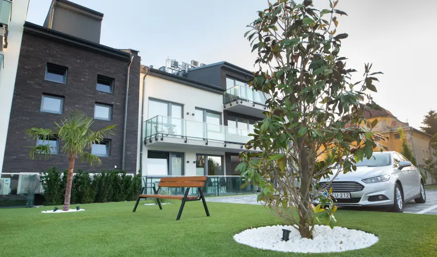 R31 Residence Srvr - Karcsony (min. 2 j)