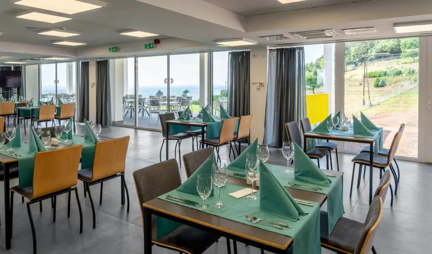 Rkczi Hotel, Tbor s Rendezvnykzpont Storaljajhely - Karcsony