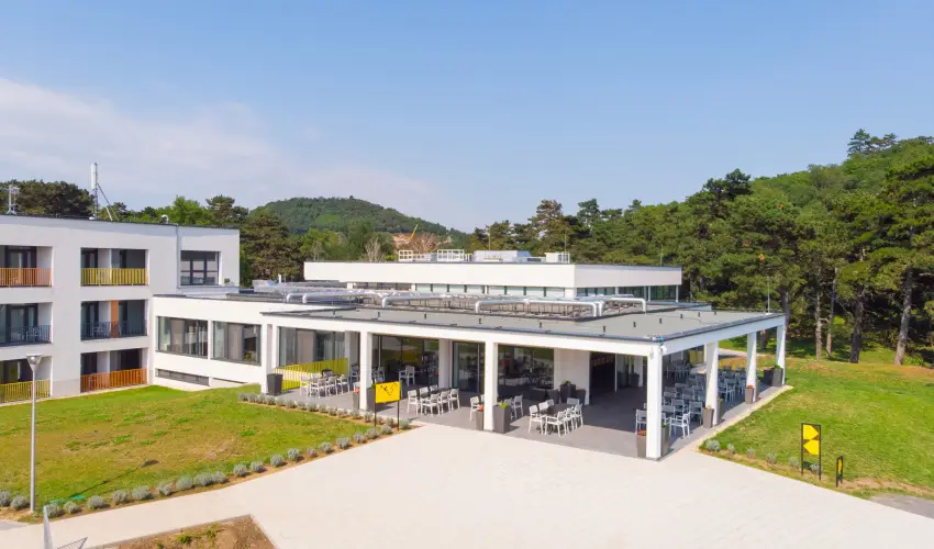 Rkczi Hotel, Tbor s Rendezvnykzpont Storaljajhely - Karcsony