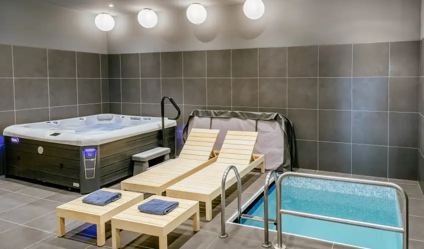 Rkczi Hotel, Tbor s Rendezvnykzpont Storaljajhely - Karcsony