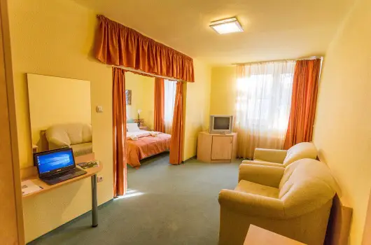 Salg Hotel - Karcsony (min. 2 j)