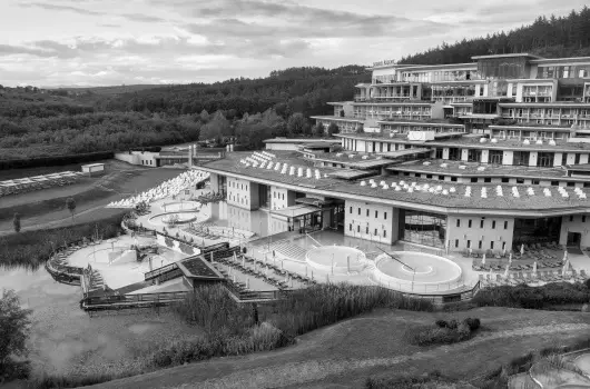 Hunguest Saliris - Kar�csony (min. 2 �j)