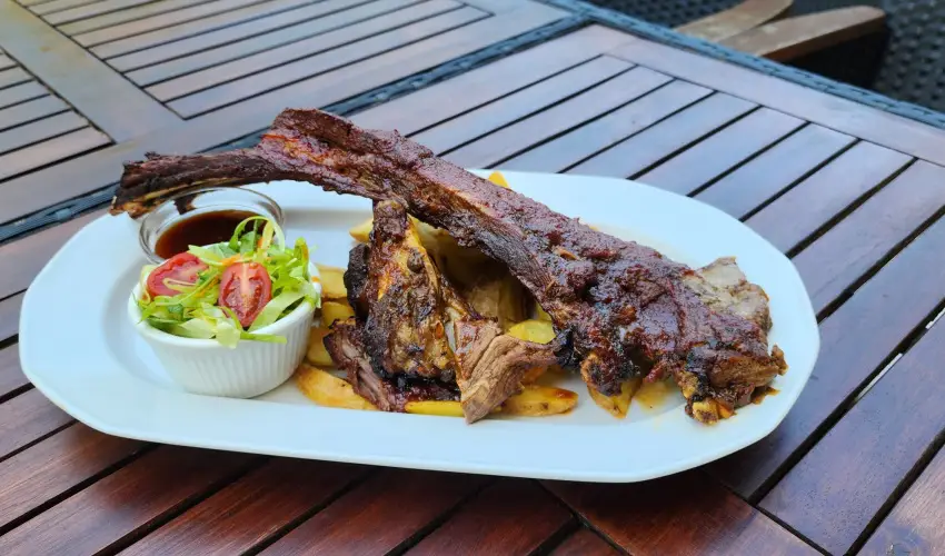 Sasr�ti Vad�szkast�ly Almamell�k - Kar�csony