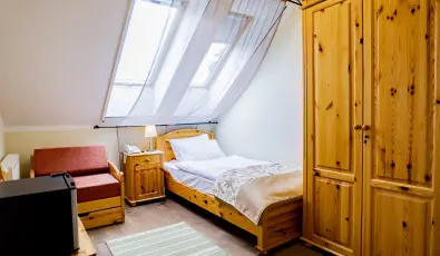 Sasr�ti Vad�szkast�ly Almamell�k