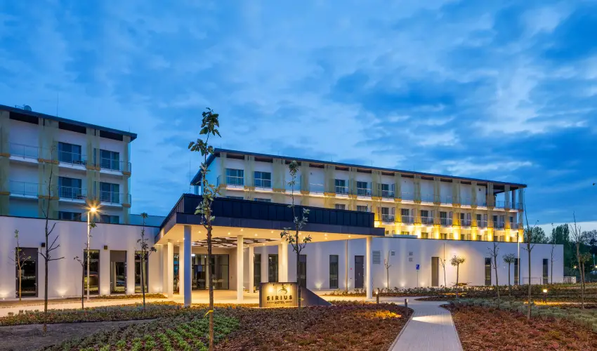 Sirius Hotel Keszthely - Karcsony (min. 2 j)
