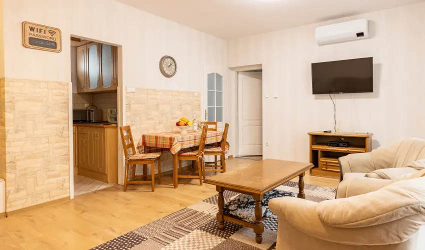 Skorpi Lak3 Hajdszoboszl - Karcsony (min. 3 j)