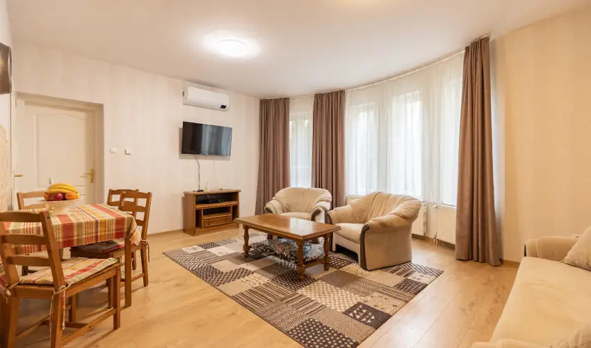 Skorpi Lak3 Hajdszoboszl - Karcsony (min. 3 j)