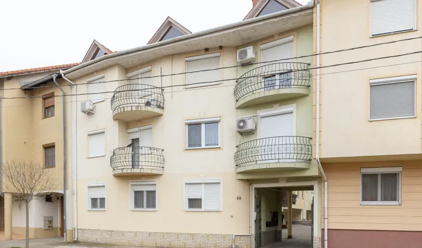 Skorpi Lak3 Hajdszoboszl - Karcsony (min. 3 j)