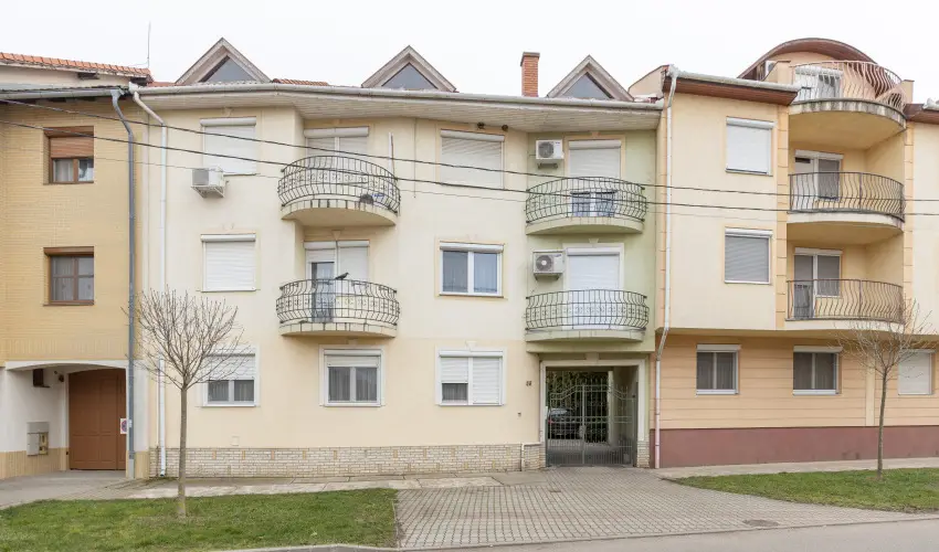 Skorpi Lak3 Hajdszoboszl - Karcsony (min. 3 j)