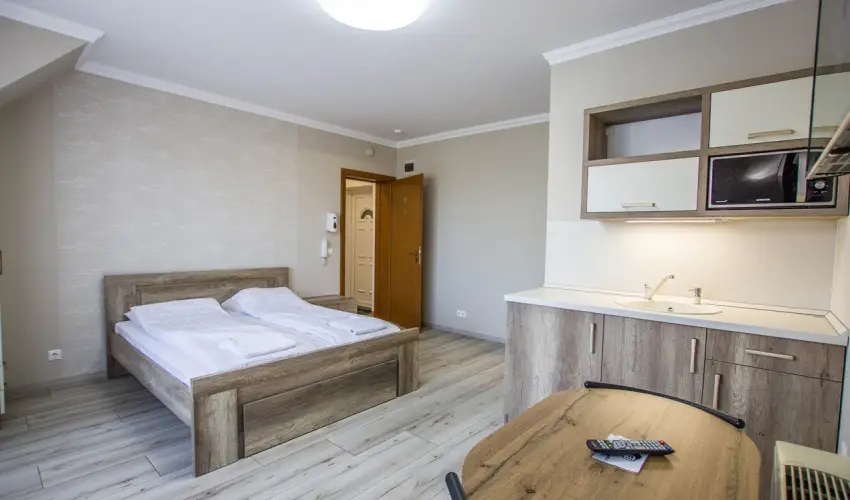 Skorpi Lak Hajdszoboszl - Karcsony (min. 3 j)