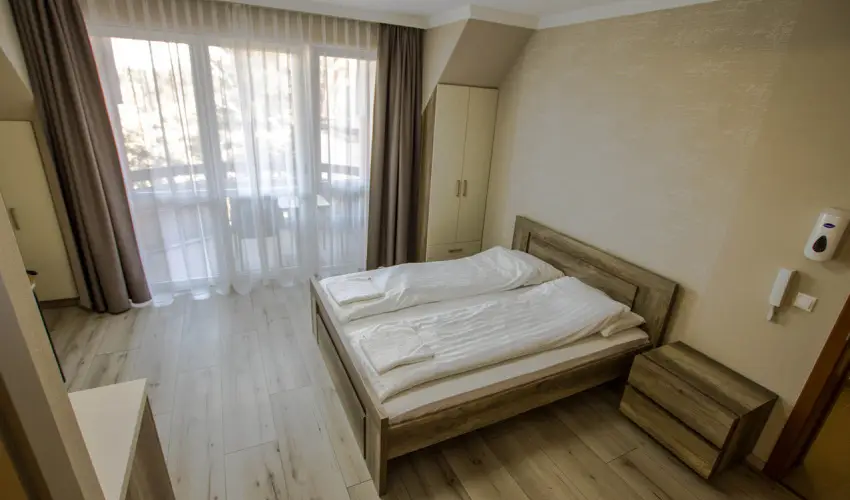 Skorpi Lak Hajdszoboszl - Karcsony (min. 3 j)