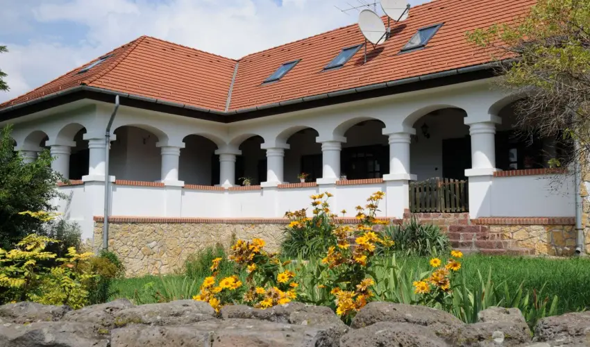 Somogy Kertje dlfalu s tterem Bonnya - Karcsony