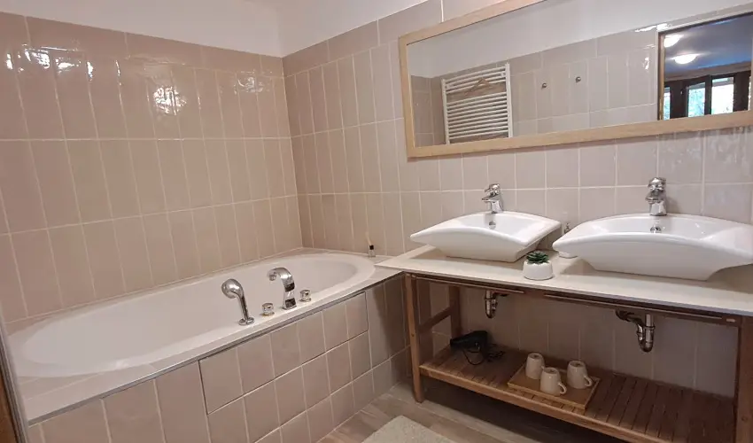 Somogy Kertje dlfalu s tterem Bonnya - Karcsony