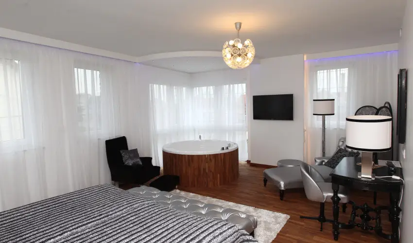 Szrcsa Hotel Szkesfehrvr - Karcsony