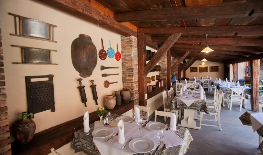 Szrcsa Hotel Szkesfehrvr - Karcsony