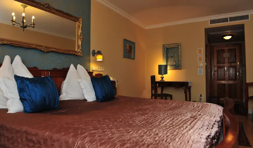 Szrcsa Hotel Szkesfehrvr - Karcsony