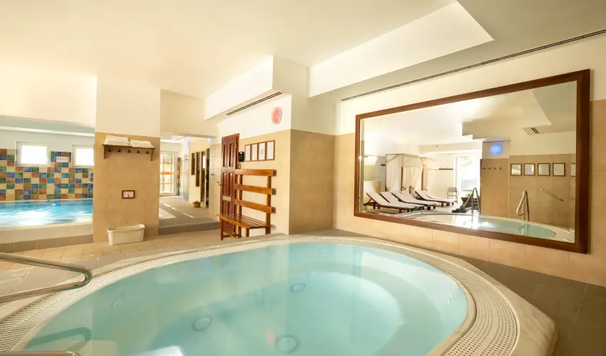 Szrcsa Hotel Szkesfehrvr - Karcsony