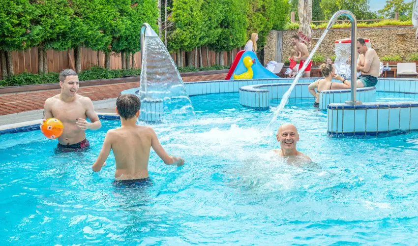 Sz�rcsa Hotel Sz�kesfeh�rv�r - Kar�csony