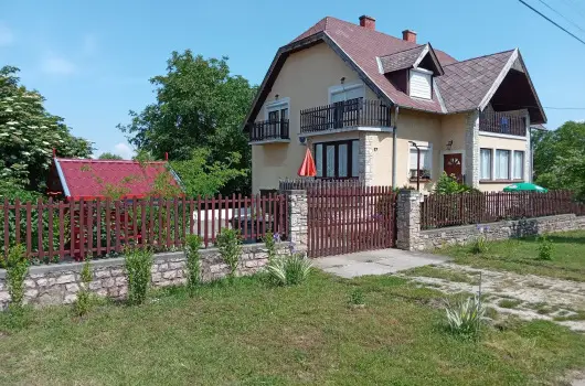 Szieszta Apartman - Karcsony (min. 2 j)
